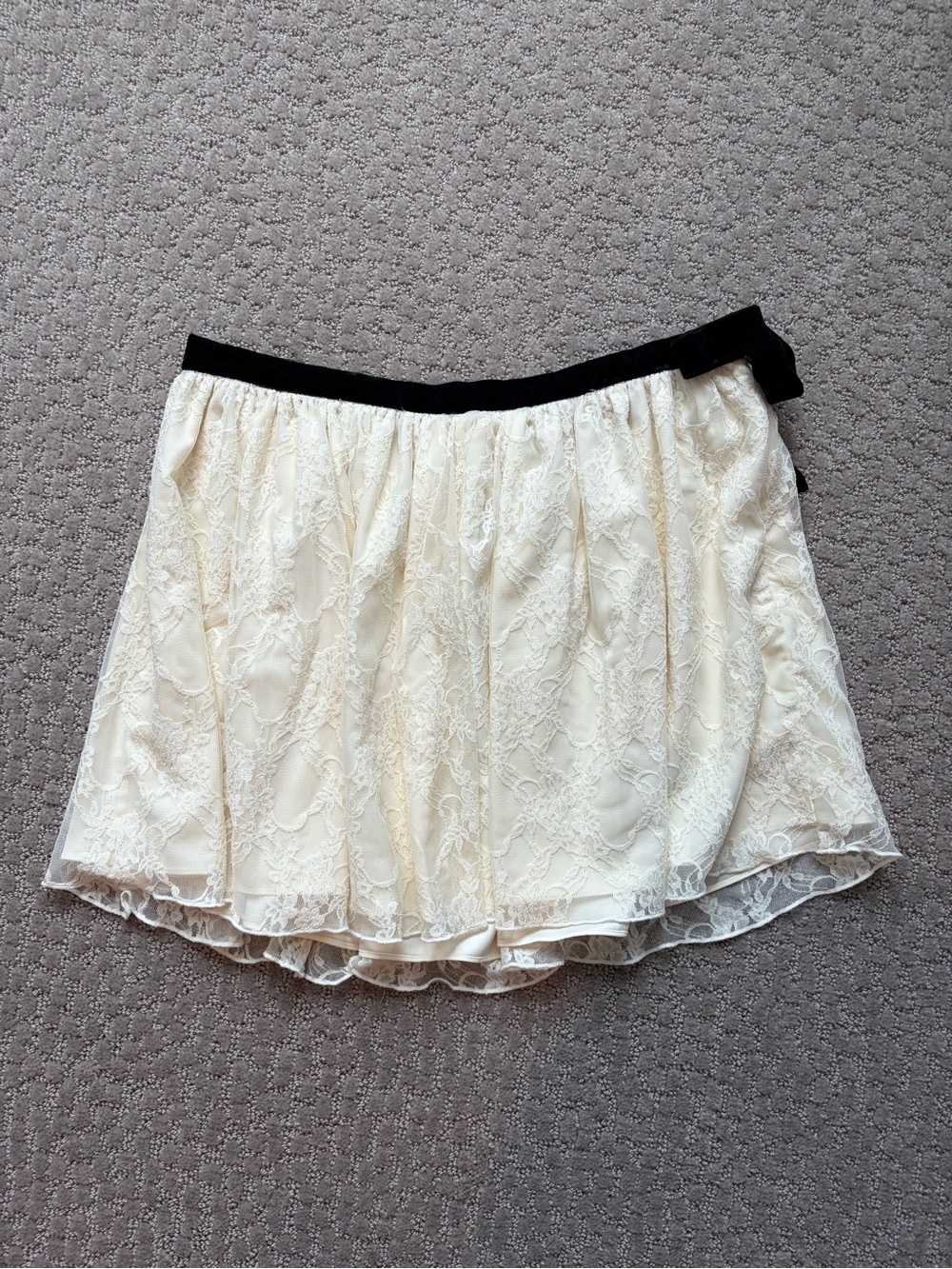 LOVESHACKFANCY Dame Chantilly Lace Velvet Mini Skirt
